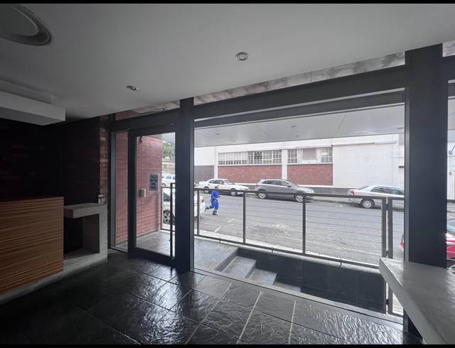 23M² OFFICE TO LET IN DE WATERKANT